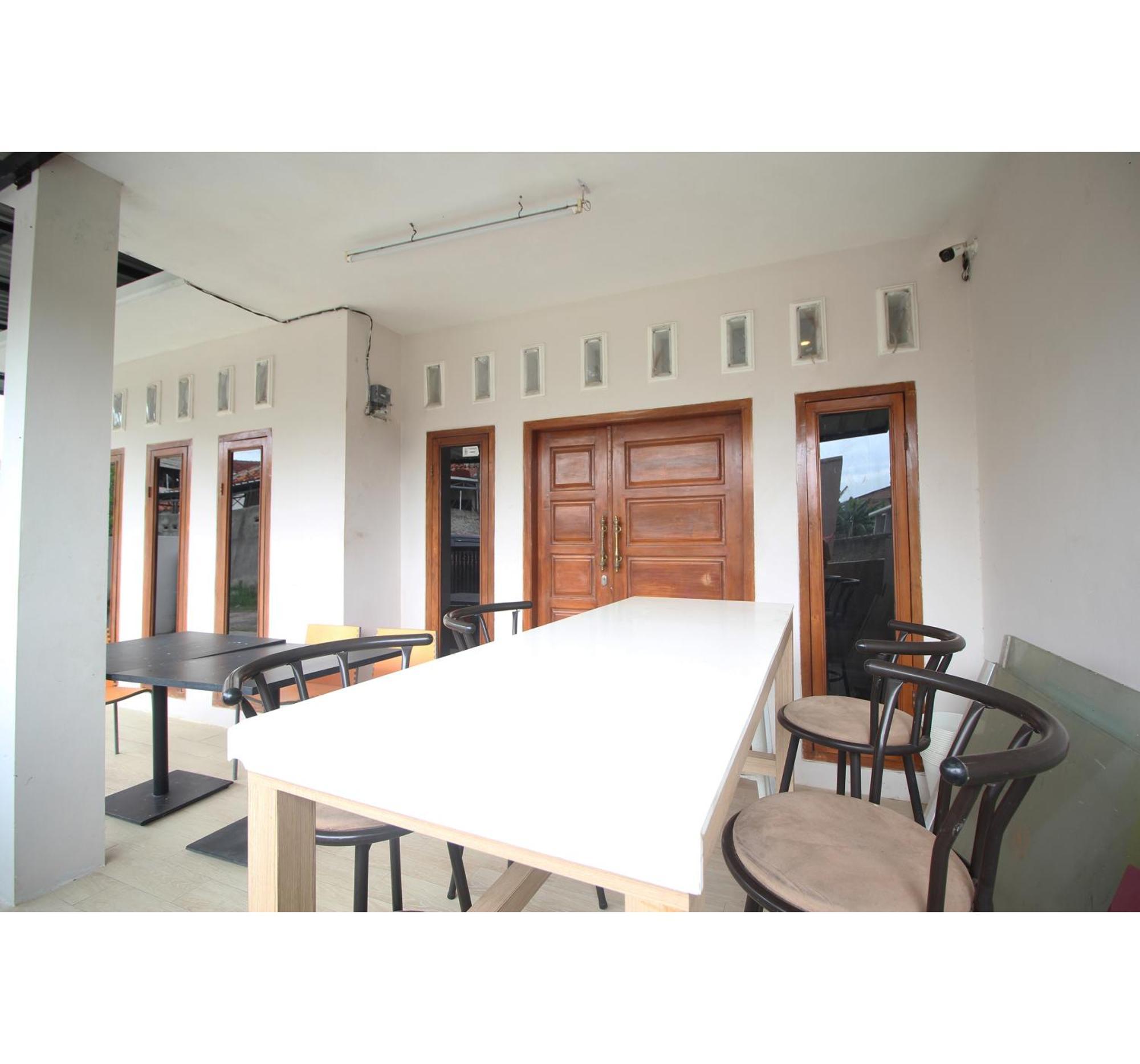 Oyo Life 2273 Pratama Homestay Bandar Lampung Dış mekan fotoğraf